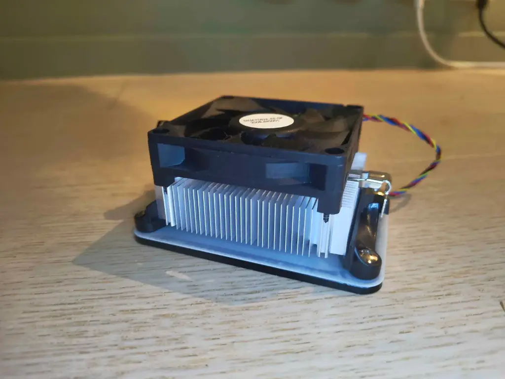 AM4 Athlon Cooler 3.webp
