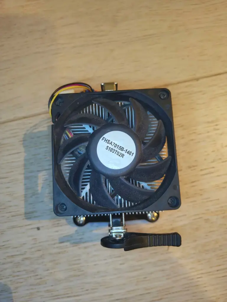 am3+ stock cooler 1.webp